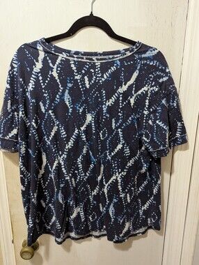 Westbound XL Women's Navy Blue Geometric Patterned Short-Sleeve Top